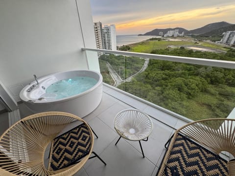 Natural landscape, Hot Tub, View (from property/room), Balcony/Terrace, Mountain view
