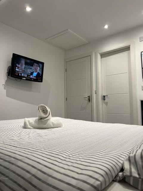 Bed, TV and multimedia