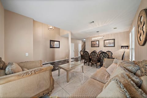 Katy Retreat BBQ Yard Game Room Sleeps 16 House in Houston