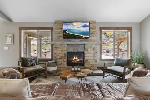 Heber Hideaway Exquisite Home with Hot Tub House in Heber City