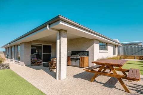 Coastal Bliss Retreat Elegant Beachside Escape at Hawley Beach House in Tasmania