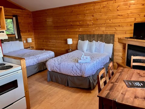 Bear Cove Cottages Hotel in Port Hardy