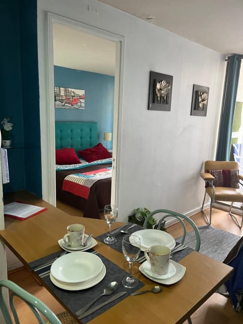 Bed, Living room, Photo of the whole room, Seating area, Dining area, Bedroom
