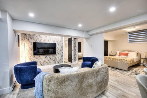 TV and multimedia, Living room, Seating area