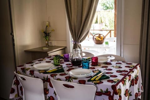 Feriendorf Le Tamerici Mobilehome Adige für 6 Personen House in Tuscany