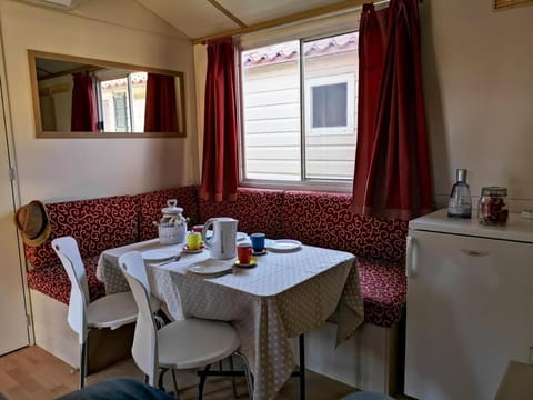 Feriendorf Le Tamerici Mobilehome Capri für 6 Personen House in Cecina