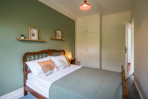 Bed, Photo of the whole room, Bedroom, wardrobe