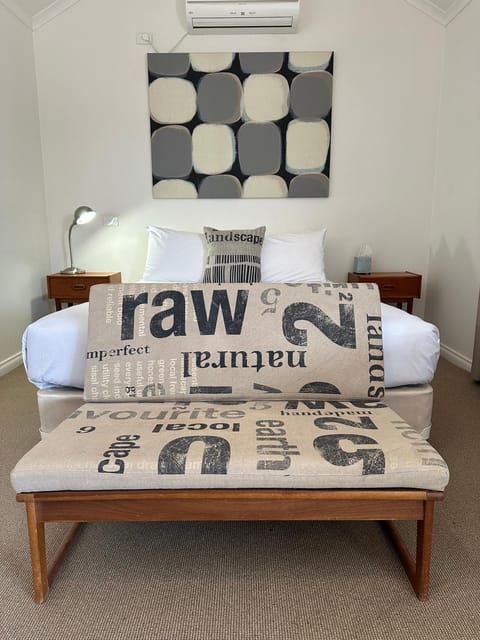Seating area, Bedroom
