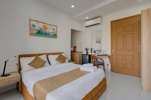 Living room, Photo of the whole room, Seating area, Dining area, Bedroom, wardrobe, air conditioner