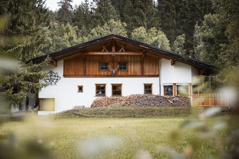 Property building, Facade/entrance, Off site