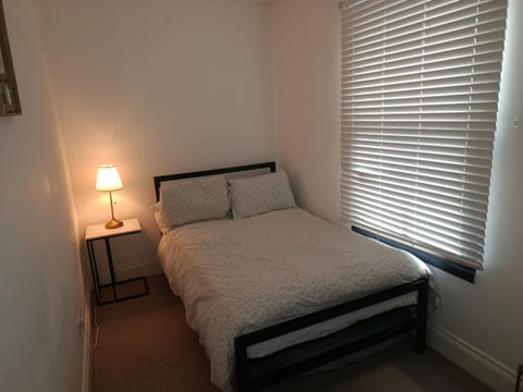 Large newly refurbished house close to harbour Free Parking House in Bristol