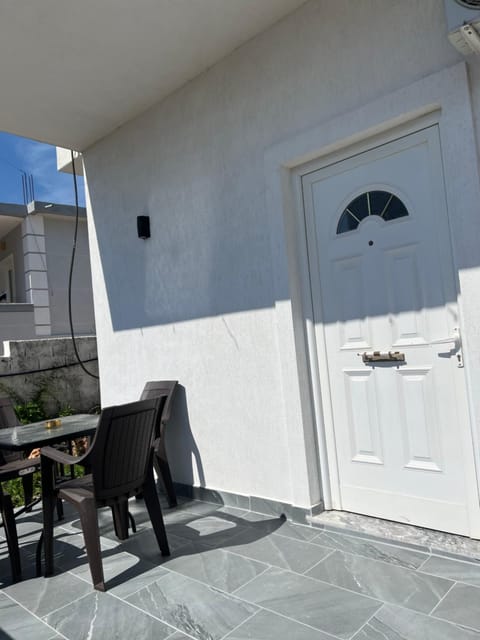 Twins Apartments Apartment in Ksamil