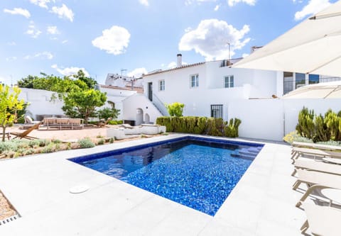 Property building, Pool view, Swimming pool