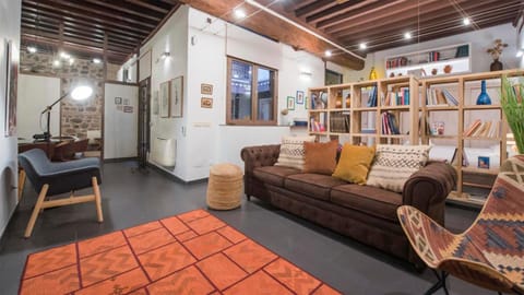 Library, Living room, Seating area