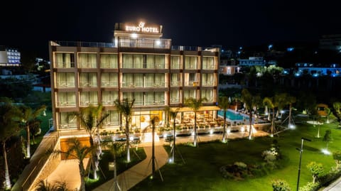 Property building, Location