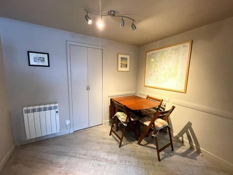 Charming Cosy Traditional Scottish Cottage - Pass the Keys House in England