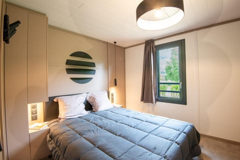 Gîte Chalet 4/6 pers. - Camping Les Berges du Bramont House in Auvergne-Rhône-Alpes