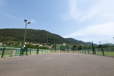 Gîte Chalet 4 pers. - Camping Les Berges du Bramont House in Auvergne-Rhône-Alpes