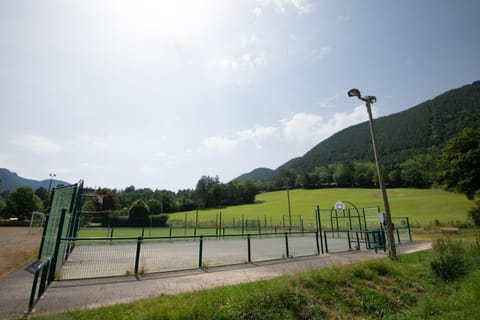 Gîte Chalet 6/8 pers. - Camping Les Berges du Bramont House in Auvergne-Rhône-Alpes
