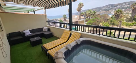 Natural landscape, Hot Tub, View (from property/room), Balcony/Terrace, Mountain view, Sea view