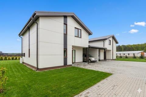 Property building, Spring, Day, Natural landscape, Garden, Garden view