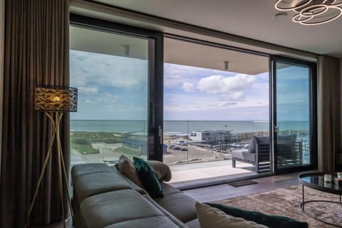 Côte de la Mer, Ultra Luxurious, Sea View, use of shared pool and sauna Apartment in Zeeland, Netherlands