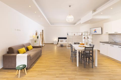 Living room, Dining area, Bedroom