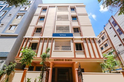 Property building, Facade/entrance