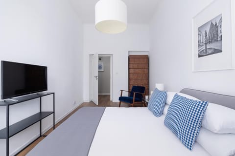 Bed, Photo of the whole room, Evening entertainment, Bedroom