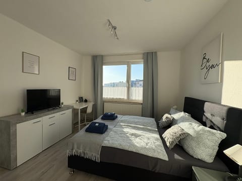 Photo of the whole room, Bedroom