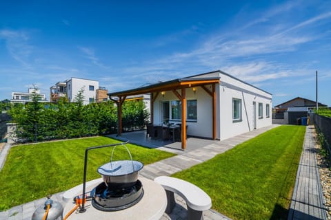 Property building, BBQ facilities, BBQ facilities, Garden
