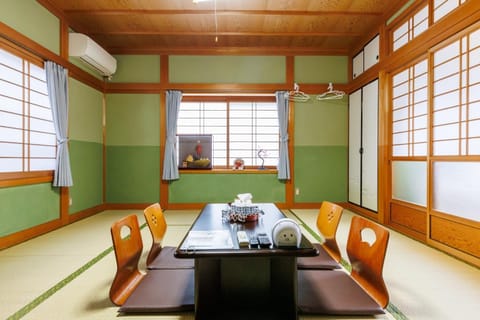 Living room, air conditioner