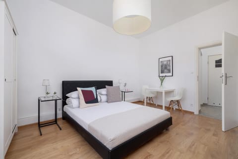 Bed, Photo of the whole room, Bedroom, wardrobe