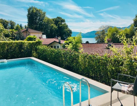 Lake view, Mountain view, Swimming pool