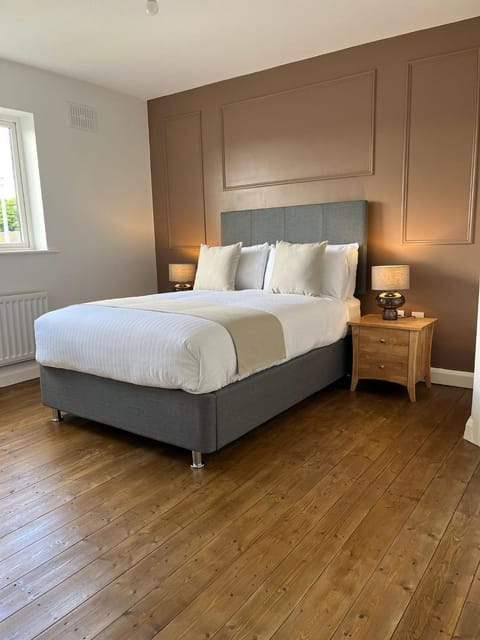 Cada House,luxury accommodation House in Dundalk