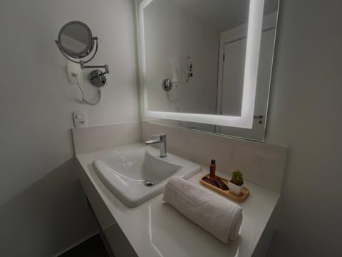 Bathroom, towels