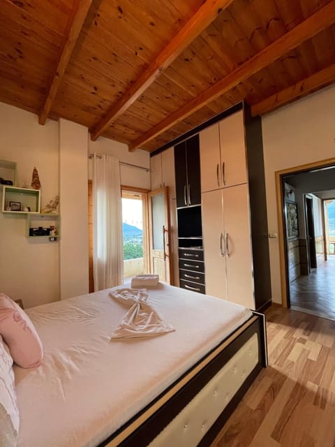 Bed, Photo of the whole room, Bedroom, wardrobe