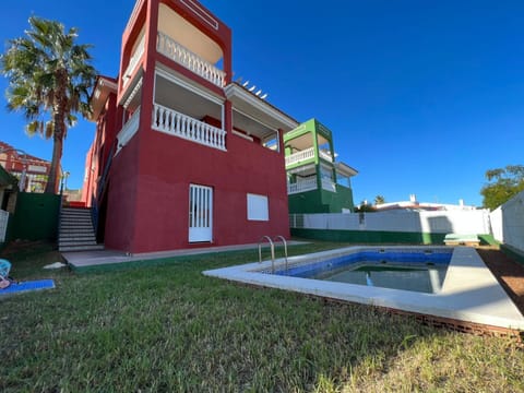 Property building, Garden, Garden view, Pool view, Swimming pool