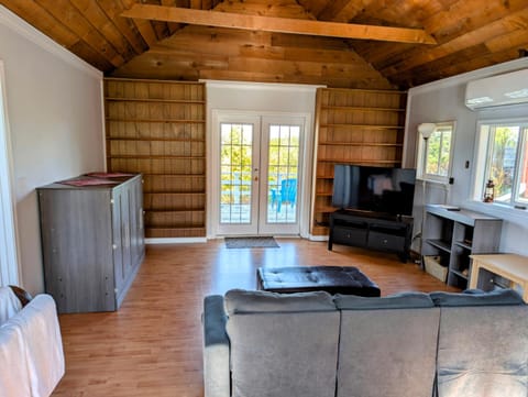 Bed, TV and multimedia, Photo of the whole room, Seating area