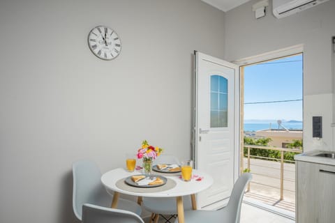 Petra's Charming Home, 500m to Beach Apartment in Crete