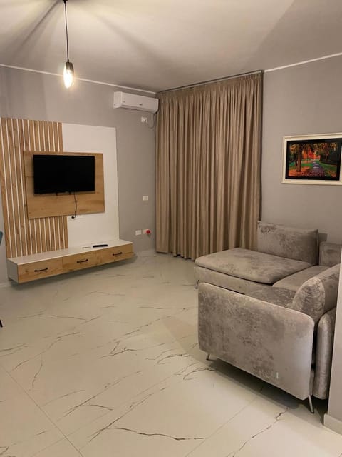 TV and multimedia, Living room, Seating area, air conditioner