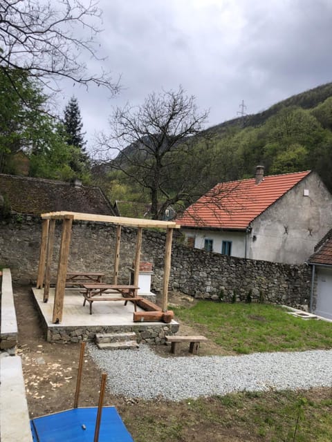 Sasca 362 Ap1 House in Serbia