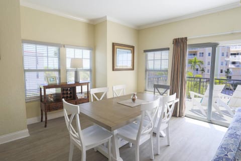 201 - Palms of Treasure Island House in Treasure Island