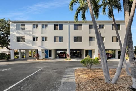 Bonefish Bungalow House in Key Colony Beach