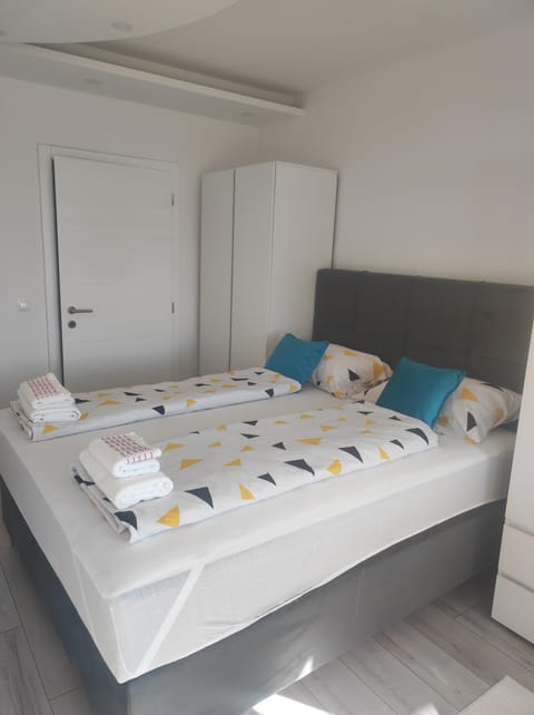 Asya Art Apartment in Lika-Senj County