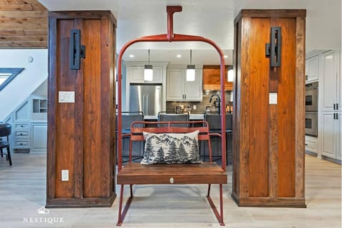 Presidential Penthouse at PCRM Modern Ski-In Ski-Out Hosted by Nestique Apartment in Park City