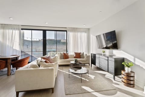TV and multimedia, Living room, Seating area, Evening entertainment