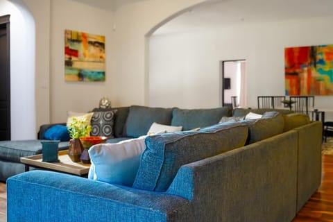 Walk to Boat Launch Stylish Austin Gem House in Lake Austin