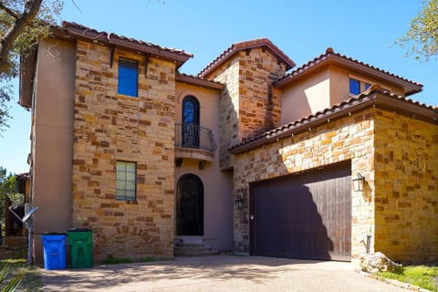 Walk to Boat Launch Stylish Austin Gem House in Lake Austin