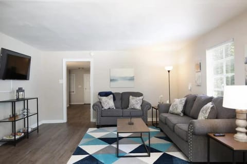 Spacious 4BR Home with 2 Baths & Fun Game Room House in Birmingham